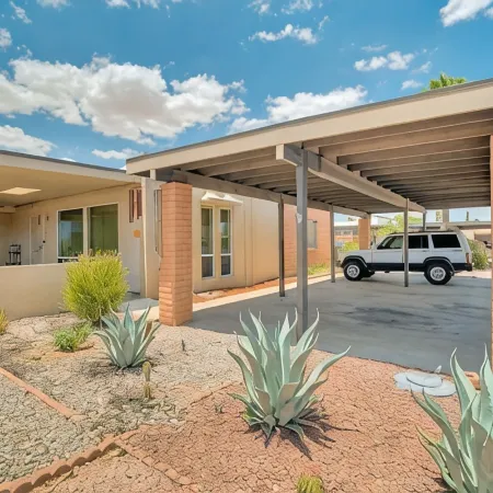 Entire 1500 sqft 2bed 2bath access to the pool don't be cramped in a room!