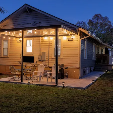 Renovated Bungalow 1 Block from Downtown Seneca! 7 miles from Clemson!