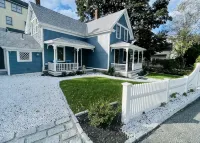 The Secret Mermaid in downtown Mystic! Beautiful & just remodeled! - 3-Star