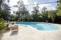 Spacious Pool Home 3 Miles to UF! - Private Pools