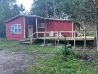 Cozy cabin with WiFi in charming Au Train, Completely remodeled as of June 2025
