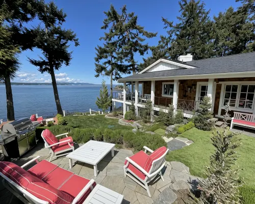 Magnificent up-close WATERFRONT "SunBright Le Reve"   Premier westside Orcas Hotels in Eastsound