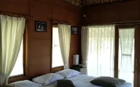 Mulih Ka Desa Hotel - parking