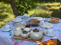 Xho's Forest Guest House - servizio colazione