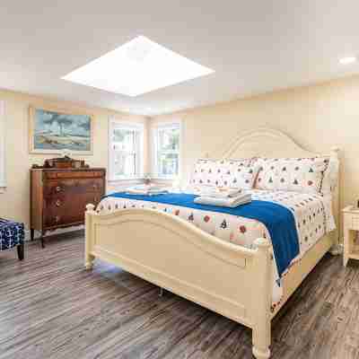 Mid-Cape Cod Luxury Escape!! Rooms