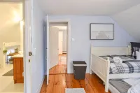 Beautifully decorated Brewster Home - 3 estrellas