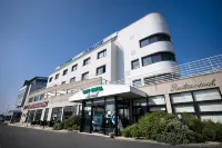 Brit Hotel Saint Malo – le Transat - parking