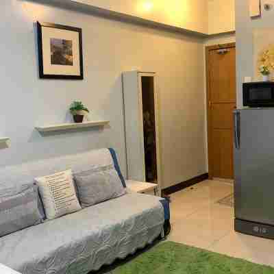 Morgan Suite BGC Shortwalk4 Venice Canal Mall Free Pool Gym Rooms