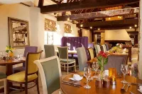 White Hart Hotel - parking