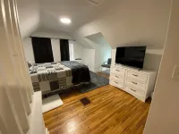 Newly remodeled Clean Spacious 5-bedroom  House with AC, WiFi,
