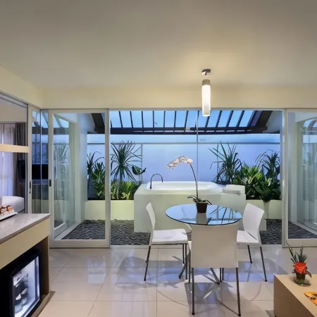 Harris Hotel & Residences Sunset Road