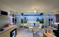 Harris Hotel & Residences Sunset Road - parking