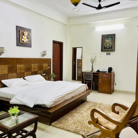 Alibaba’s Indiana Homestay