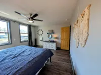 The Tillery Barndo - Two bedrooms/loft, dock, flat lot, spa, trampoline, golf