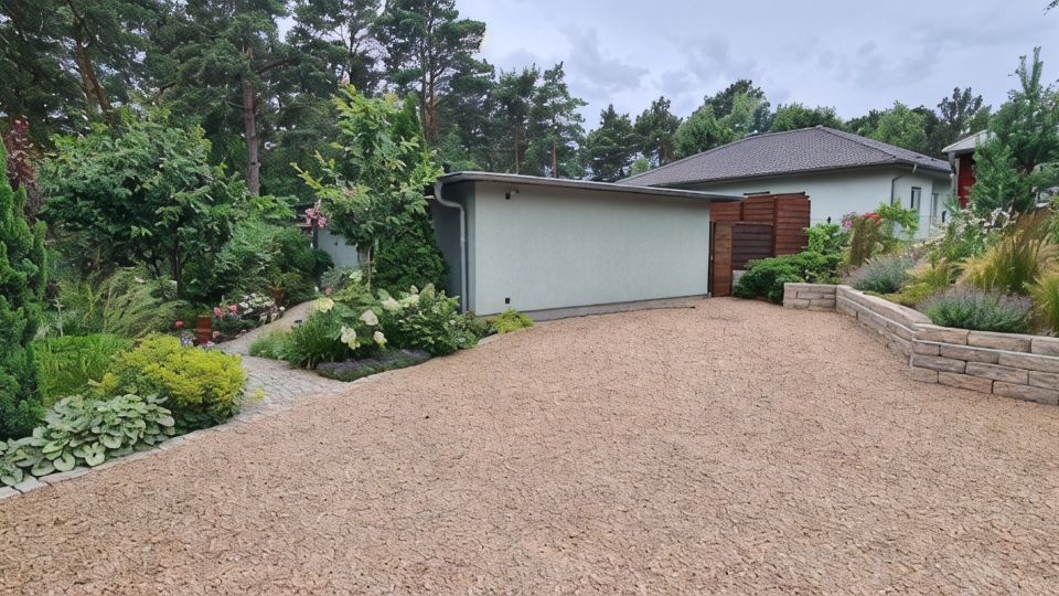 Modern vacation bungalow in the Neuhof forest settlement on the Großer Wünsdorfer See lake
