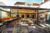 Hotel Mariel Znojmo - فطور