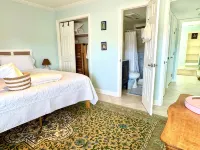 Truly Beachfront Condo. Right on the Ocean. 2 King Master Suites.4P,Free Parking - 4-Star