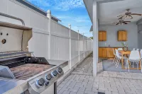 Spacious 5-Bedroom Villa w/ Heated Pool & BBQ - SoHo & Downtown Tampa - Private Pools