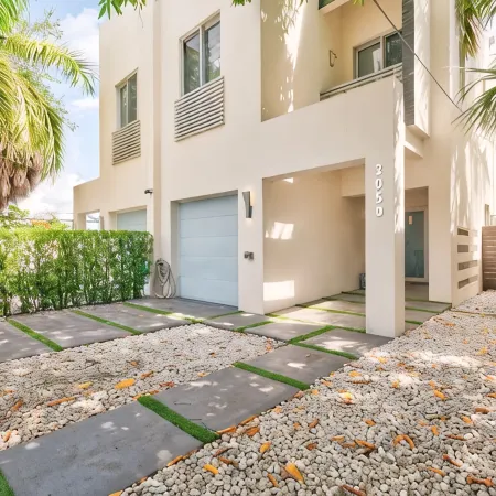 Villa Solara Grove by Solu: Luxury, Gated, Free Parking