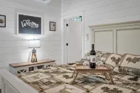 Treehouse - Twilight - Chalets