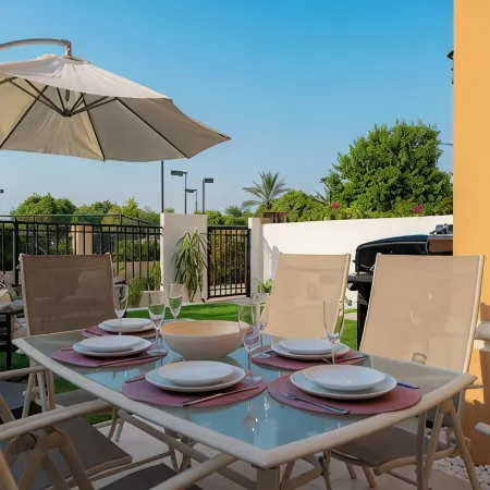 Luxury Arabian Ranches Villa on Pool and Park. Отели рядом с достопримечательностью «Парк аттракционов Global Village»