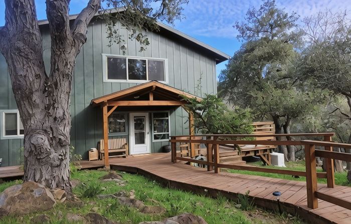 Julian's Red Fox Retreat- Nature with a Hot Tub