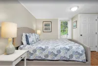 Awesome location downtown. Walk to the beach, marginal way