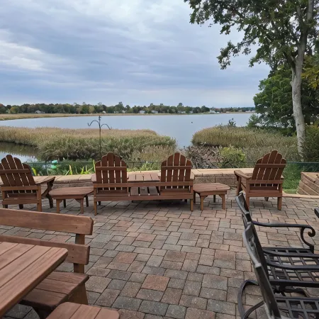 Direct Waterfront -Charming 3-BR house with AC, fitness room in Old Saybrook
