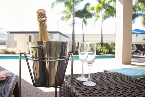Caloundra Central Apartment Hotel Official - Bãi đậu xe