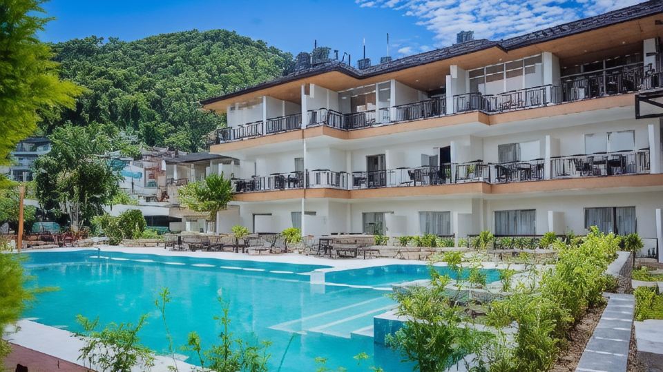 Majestic Lake Front Hotel & Suites