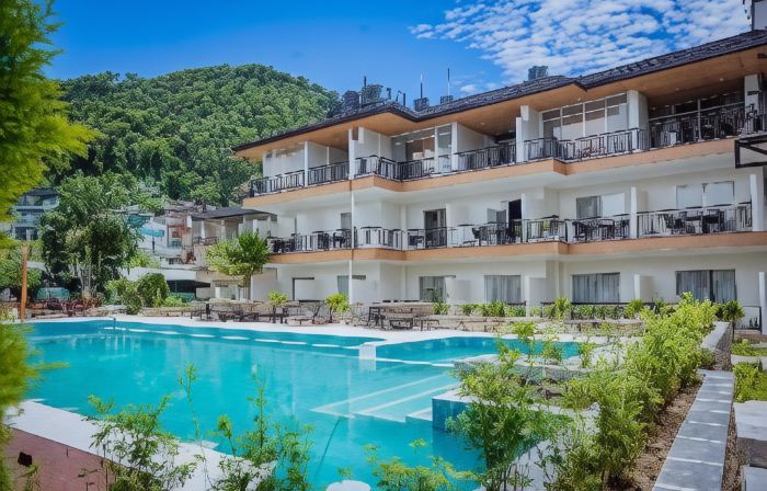 Majestic Lake Front Hotel & Suites