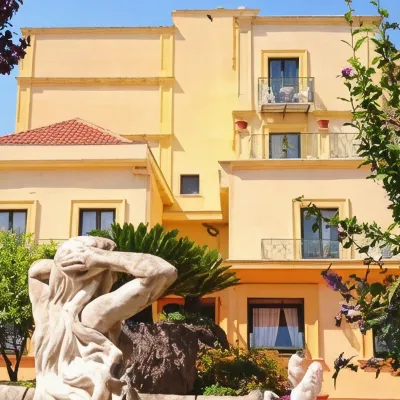 โรงแรมวิลล่าอิเจอา โรงแรมใกล้หาด Spiaggia Sorrento