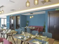 Maia Hotel Suites