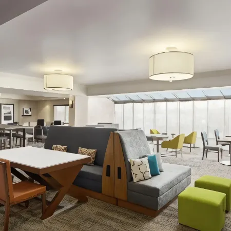 Hampton Inn Portland Airport
