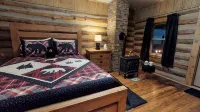 Cozy Log Cabin in the Heart of Smoke Hole Canyon Overlooking South Branch River. - Family