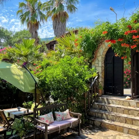 Liya Boutique Hotel & Suites