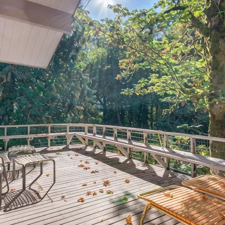 Exclusive House On Foothill with hot tub, sauna and jacuzzi.