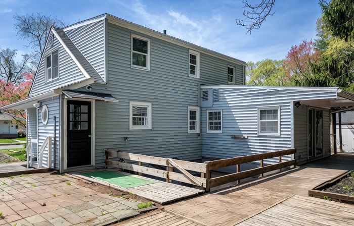 Cozy Nest ~ 3.5BR & 2Bath Home ~ Manchester CT