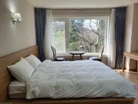 Jeju House Malo Pension (Saryani Hill Stay) 漢拏山国立公園のホテル