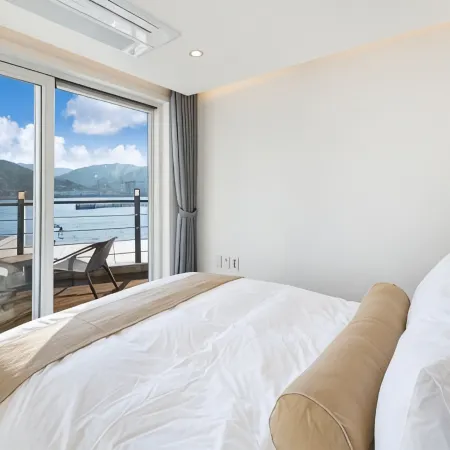 Namhae Paresa Pet Pool Villa