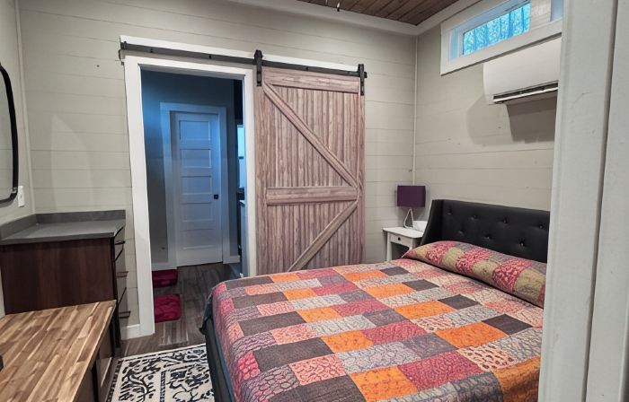 Charming Tiny Home with WiFi and AC in beautiful Cowee Valley Franklin Nc