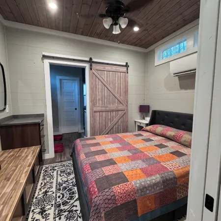 Charming Tiny Home with WiFi and AC in beautiful Cowee Valley Franklin Nc Hotels in Cowee