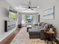 MKE 2 Bed W/ PKNG 15M Downtown - Condos