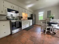 Whitley Woods Cottage, secluded on 80 acres, Chadwick MO - Homestays