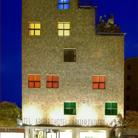 Hotel Abitart Отели рядом с достопримечательностью «Станция метро Garbatella»