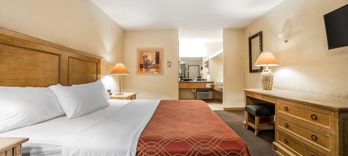 Econo Lodge Inn & Suites Kalispell - Glacier National Park Gateway Hotels in Flathead County