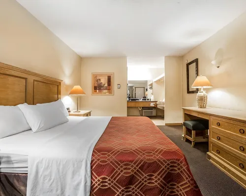 Econo Lodge Inn & Suites Kalispell - Glacier National Park Gateway Hotel di Kalispell