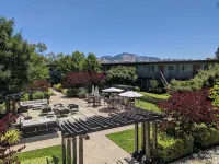 Patio, Fire Pit, and Downtown Walnut Creek - Wifi