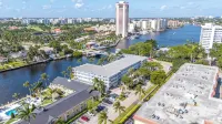 Top Floor Corner Unit: 2Br Waterfront with Stunning Intracoastal Views - Bungalows