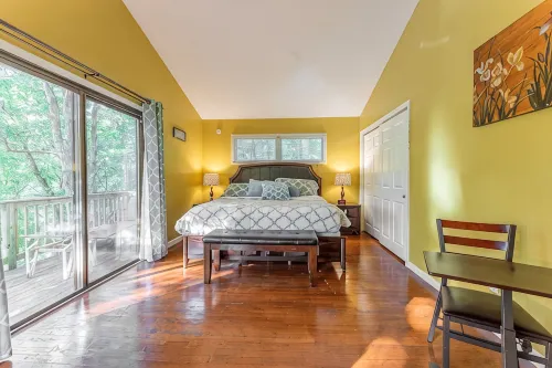 Luxury Lakefront, Family Retreat, Hot Tub, Kayaks, Canoe, Game Room, Sleeps 10 - Homestays